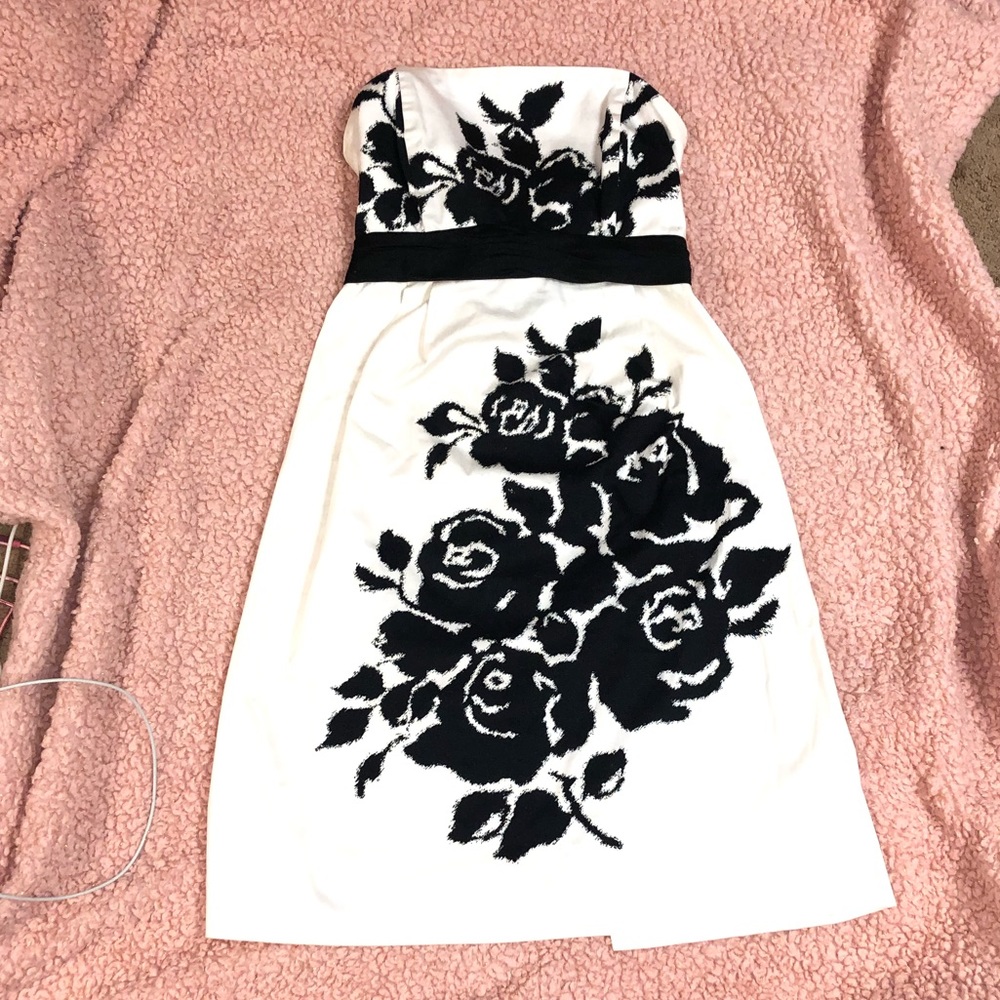 A Pea in the Pod S Strapless Maternity Dress